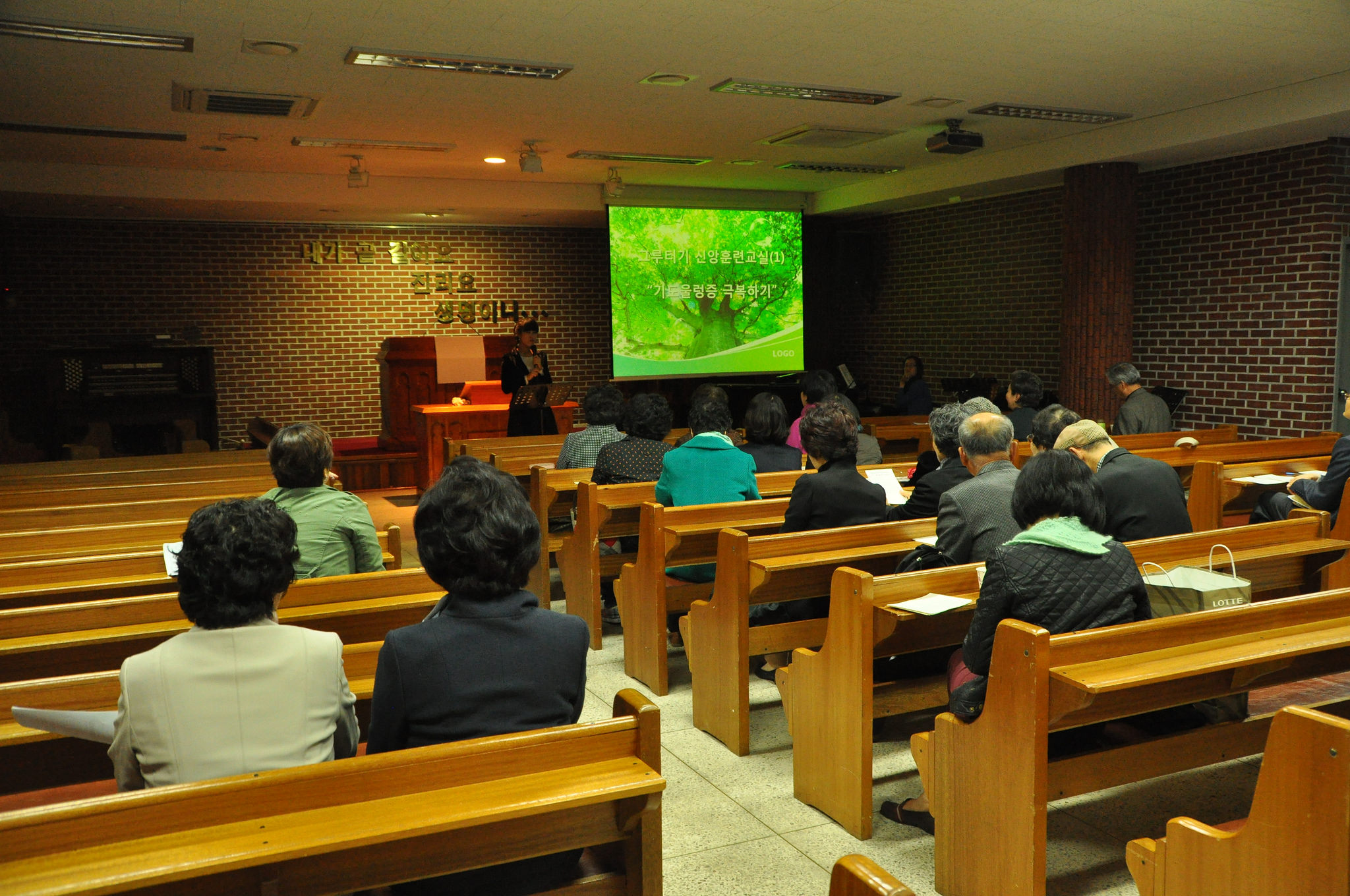 22120634881_ba92da0200_k